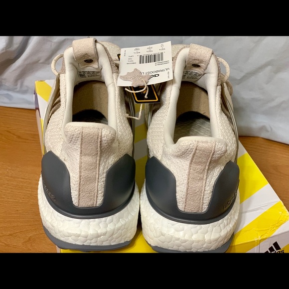 Ultra Boost LUX SNS Vintage White consortium NWT - Picture 5 of 8